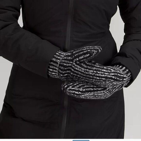Lululemon | Women's Textured Fleece-Lined Knit Mittens NWT - Picture 2 of 4